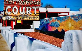 Cottonwood Court Motel